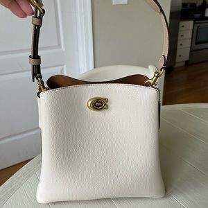 Coach Willow Bucket Bag Colorblock Chalk